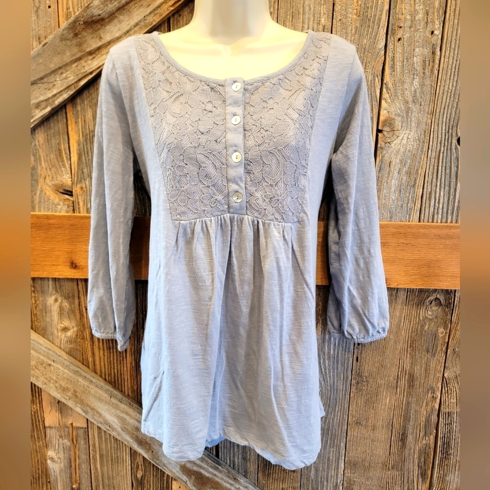 Lori Goldstein Lace Neck Tunic Button accents 3/4 sleeve blouse blue/grey
